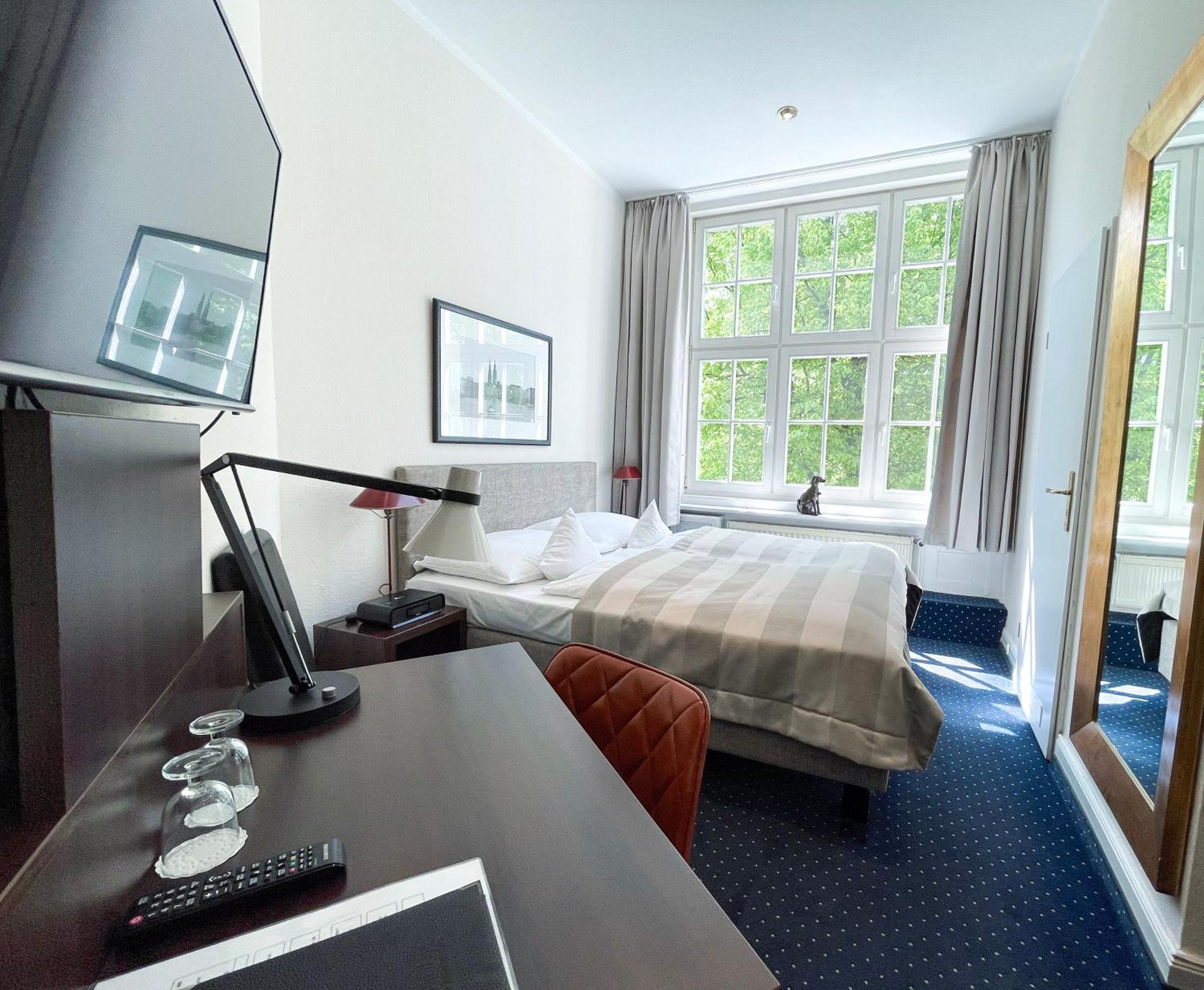Hotel Wagner Im Dammtorpalais Hamburg-Harburg Exteriör bild